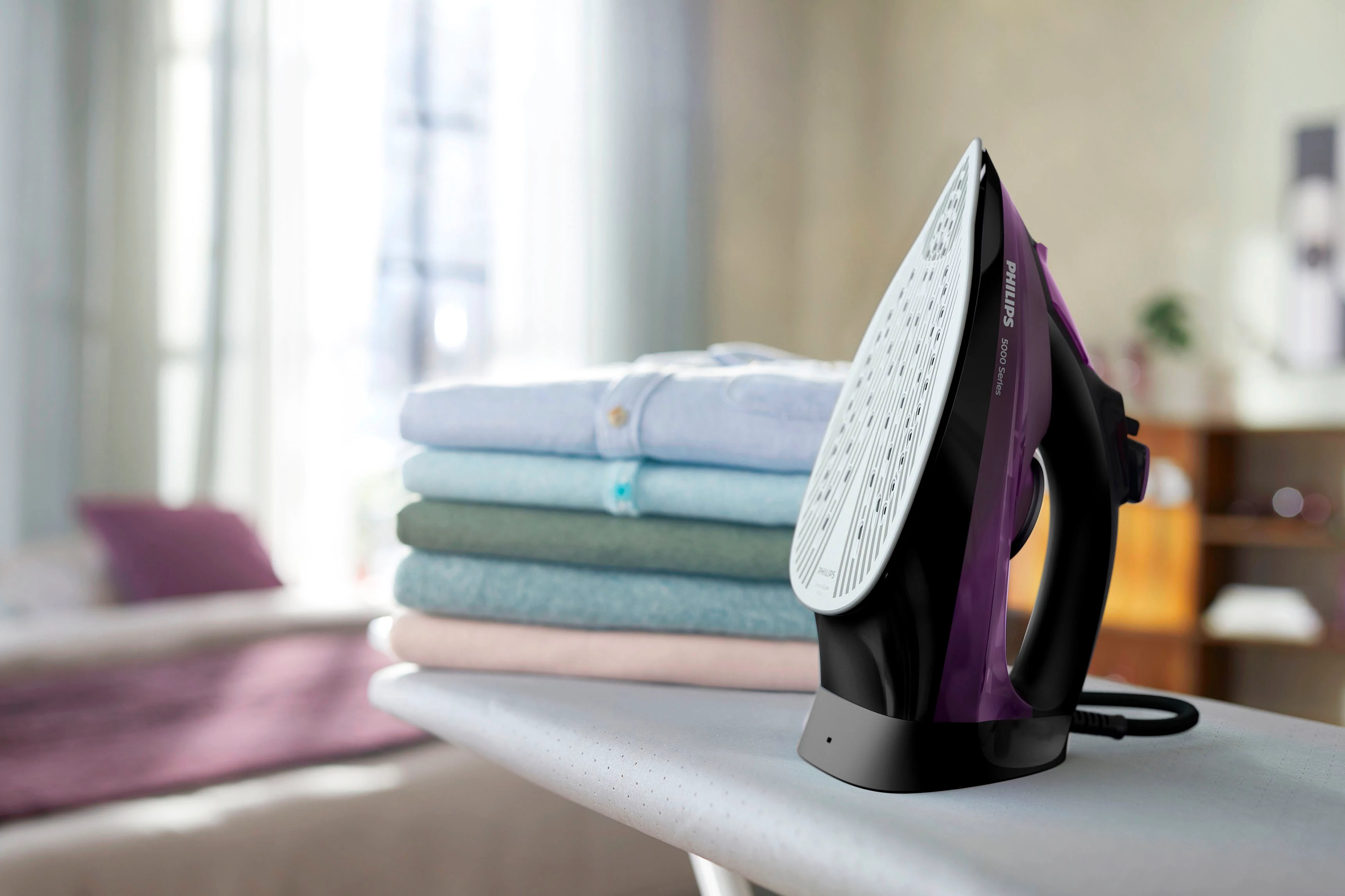 Philips Dampfbügeleisen DST5030/80 5000 Series, 2400 W, SteamGlide Plus Bügelsohle